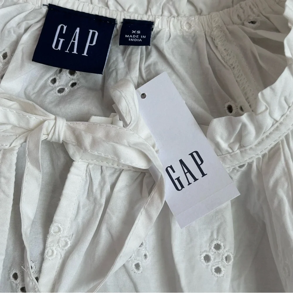 NWT Gap Women’s White Eyelet Flutter Sleeve Boho Blouse Size Extra Small - Picture 6 of 10